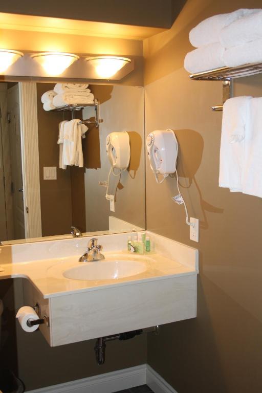 Lakeview Inns & Suites - Edson Airport West Стая снимка