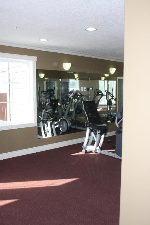 Lakeview Inns & Suites - Edson Airport West Екстериор снимка