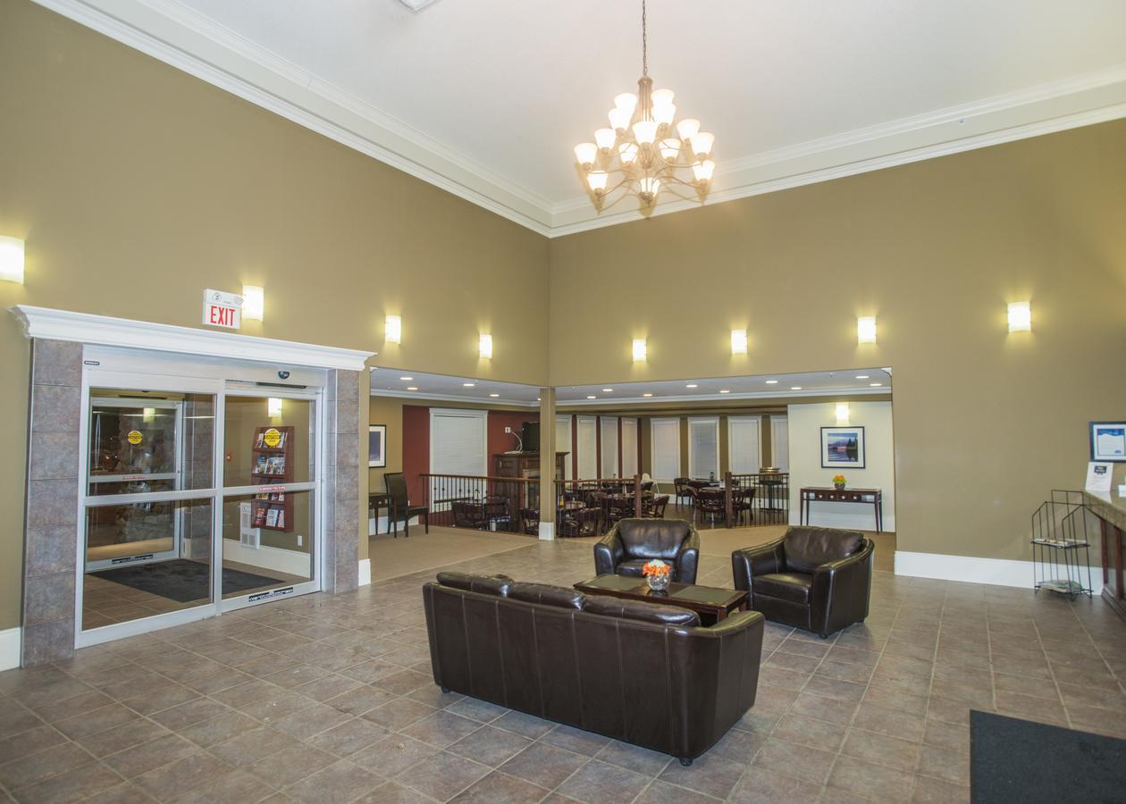 Lakeview Inns & Suites - Edson Airport West Екстериор снимка